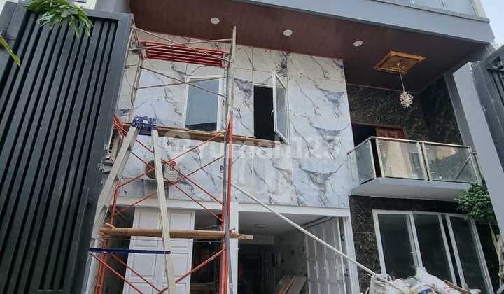 Rumah Mewah 4,5 Lantai Luas 670 M2 Di Sunter, Jakut