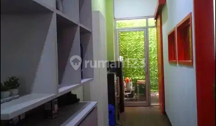 3.5-Story Shophouse in Pademangan Main Road, North Jakarta