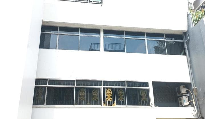 Gedung Luas 2.954 M2 Dekat Jatinegara Otista,, Jakarta Timur