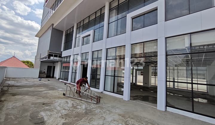 Gedung Baru Ada Lift 2 Unit Dekat Jatinegara, Jaktim | Cocok Untuk Rs, Kantor, Dll