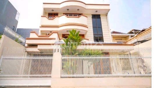 Rumah Siap Huni di Gajah Mada, Jakpus