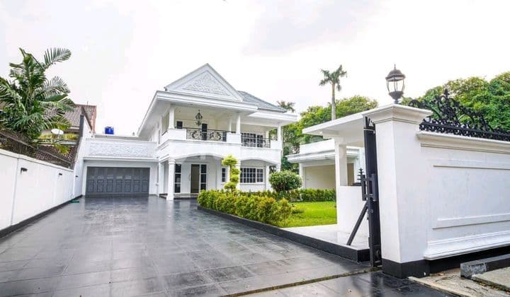 Rumah Mewah 2 Lantai Luas 1.148 M2 Semi Furnish Di Kemang, Jaksel