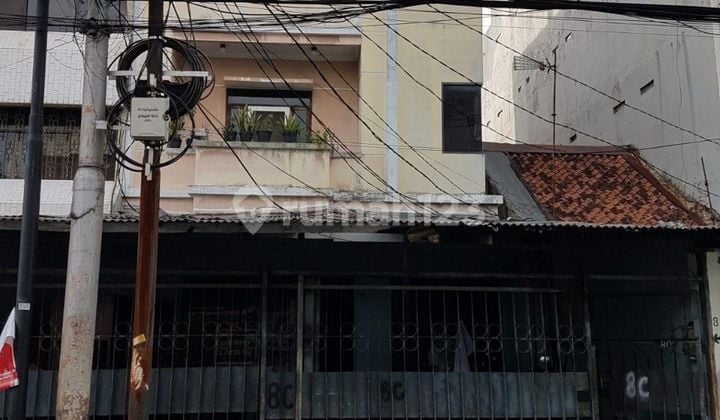 3.5-Story Shop House (Ruko) with 8x19 M Land Area in Pasar Baru, Central Jakarta