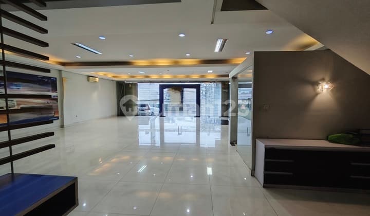 Gedung 4 Lantai Luas 2.700 M2 Siap Pakai Dekat Citayam, Depok