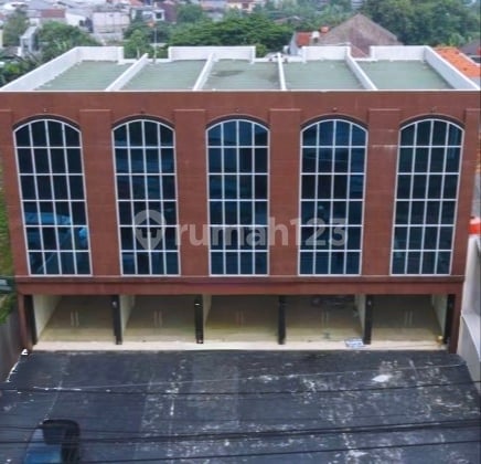 New 3.5-Story Shophouse, 227 M2 in Pesanggrahan, South Jakarta