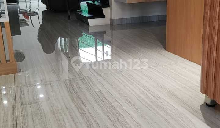 Rumah Mewah 3,5 Lantai Luas 525 M2 Full Furnsihed Di Green Garden, Jakbar