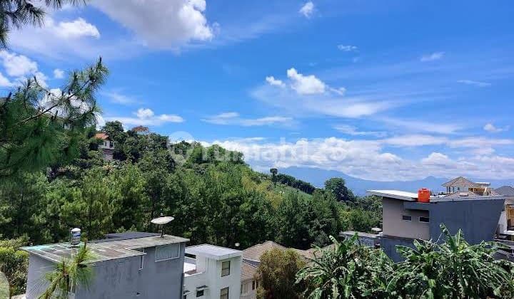 Rumah Villa Mewah Plus Kolam Renang di Resort Dago Pakar Bandung