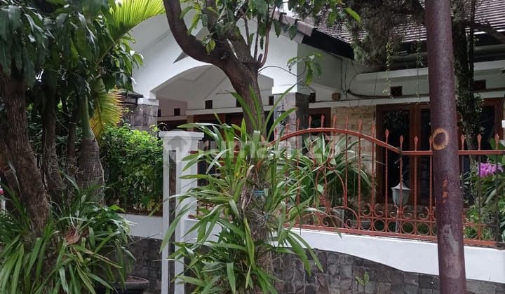 Ready-to-Occupy House at Batununggal Indah Estate Bandung, Land Area 140 sqm