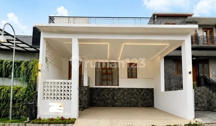 Modern Ready-to-Occupy House in Ciwaruga Bandung, Land Area 135, Building Area 220, Smart Home