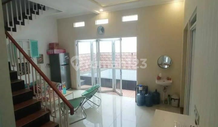 Rumah Bagus 2 Lantai Ada Kolam Renang Dekat Toll Kopo Bandung