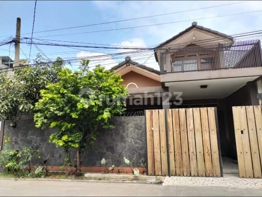 Rumah Bagus di Taman Kopo Indah Dekat Gerbang Tol