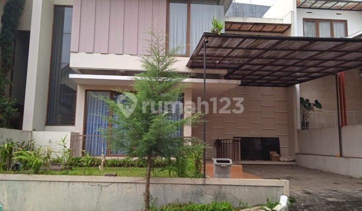 Rumah Bagus 2 Lantai Siap Huni Dalam Komplek Gegerkalong Bandung