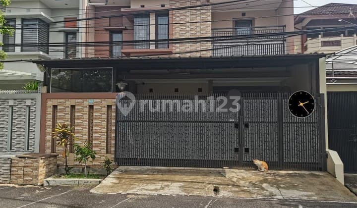 Rumah Bagus 2 Lantai Siap Huni di Margahayu Raya
