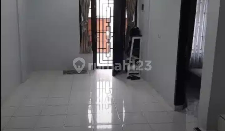 Rumah 2 Lantai Siap Huni Di Medan Tenggara, Medan Denai