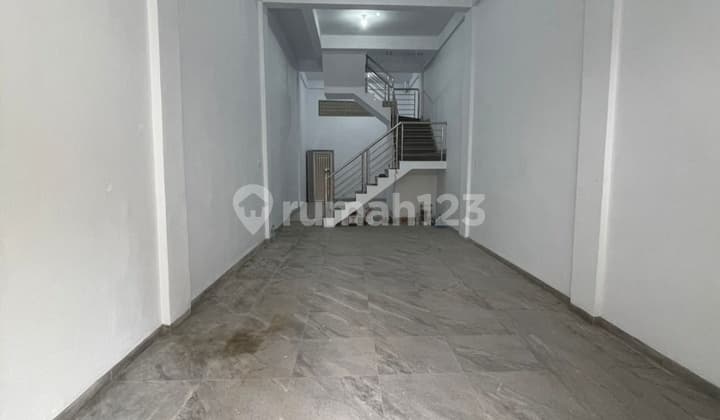 Ruko Baru 3 1/2 Tingkat Siap Huni di Sei Rengas Ii, Medan Area