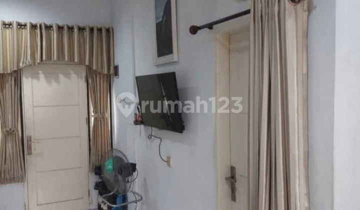 Rumah 2 Lantai Siap Huni di Medan Tenggara, Medan Denai