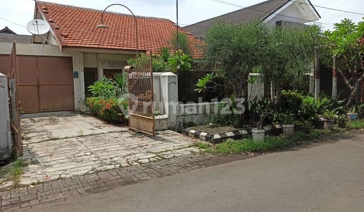 For Sale: Strategic, Ready-to-Use House and Office in a Serene Environment