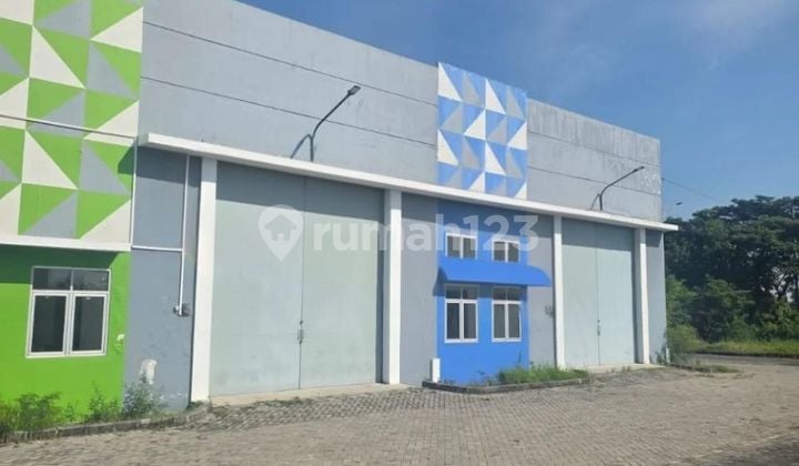 Warehouse for Sale in Sidoarjo, Strategic Location, Ready to Use
