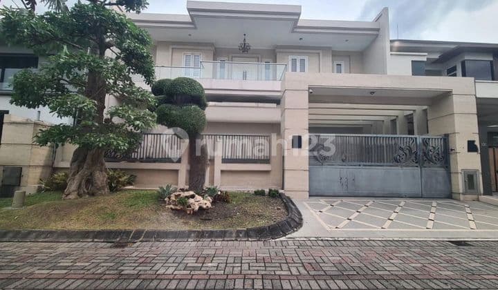 Dijual Rumah Mewah Graha Family Strategis Siap Huni