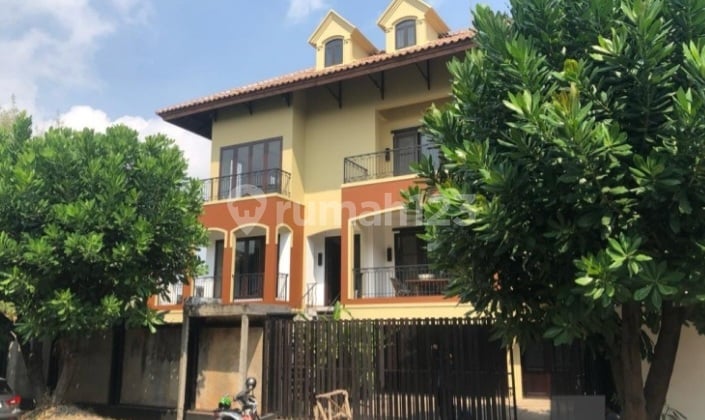 Dijual Rumah di Perumahan Wallet Permai, Pantai Indah Kapuk