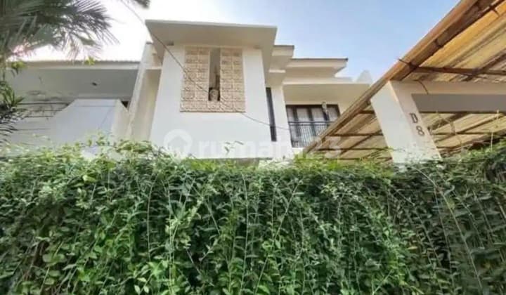 Rent a Fully Furnished House in Villa Kelapa Dua, Kebon Jeruk