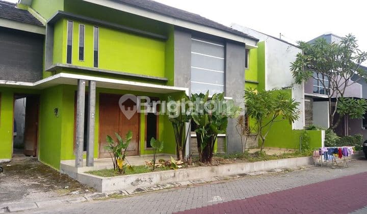 RUMAH CLUSTER PADAT PENDUDUK SOLOBARU
