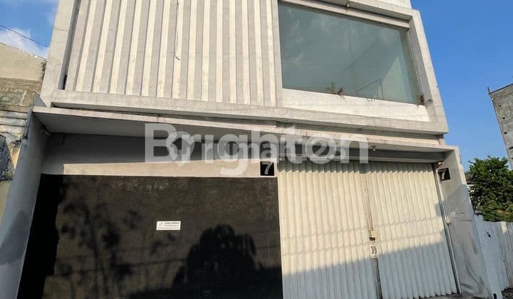 RUMAH MEWAH STRATEGIS TENGAH KOTA SOLO