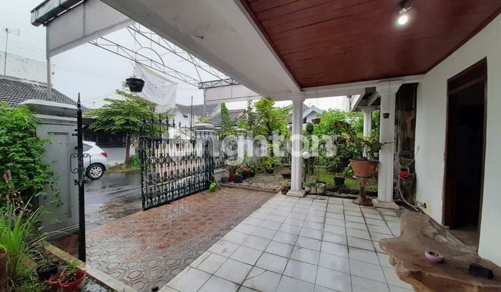 RUMAH STRATEGIS DALAM KOMPLEK PERUMAHAN DEKAT PAKUWON MALL DAN THE PARK MALL