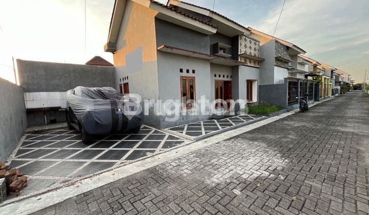RUMAH CLUSTER 1 LANTAI STRATEGIS DEKAT TUGU DAN LUWES KARTASURA