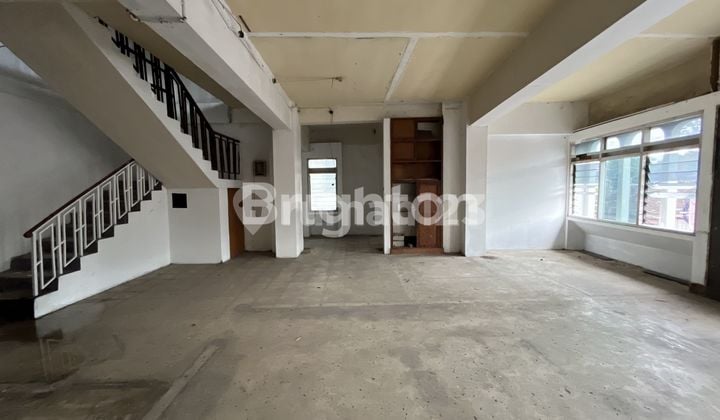 RUKO 3 LANTAI STRATEGIS PUSAT KOTA SOLO