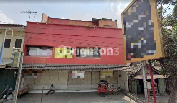 RUKO 3 LANTAI STRATEGIS KOTA SOLO DEKAT STASIUN BALAPAN
