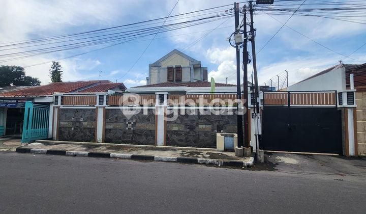 RUMAH BAGUS 2 LANTAI PERUMAHAN ELIT SOLOBARU