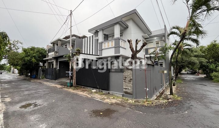 RUMAH 2 LANTAI SIAP HUNI FAJAR INDAH COLOMADU DEKAT PINTU TOL