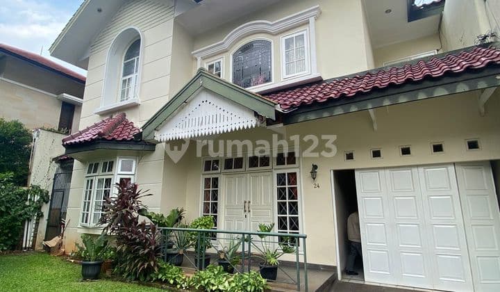 Rumah Siap Huni di Komplek Kawasan Senopati, Jakarta Selatan