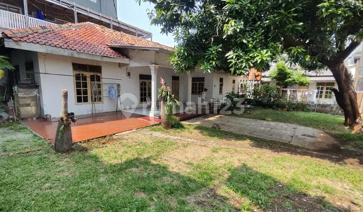 Rumah Hunian di Iskandar Muda Gang Baru, Jakarta Selatan