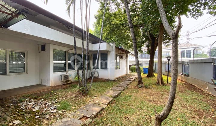For rent, house suitable for office near Sudirman.