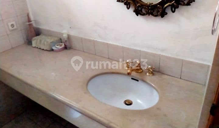 Rumah sewa siap huni area exclusive mega kuningan