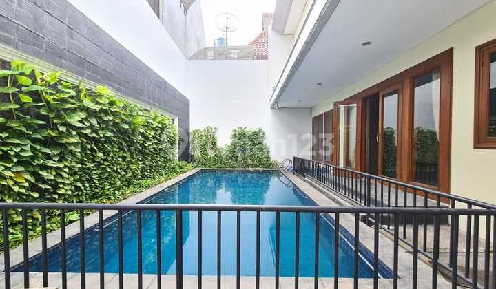 For Rent: Move-in ready house in the elite Pondok Indah residential area.