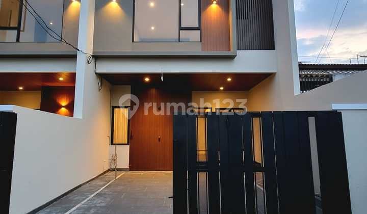 For Sale Modern Minimalist House in a One Gate Complex in Rawamangu