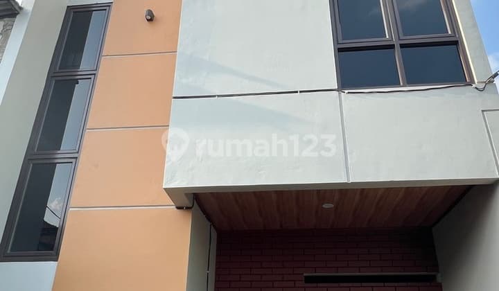 Dijual Rumah Baru Indent Akses Motor di Utan Kayu Jakarta Timur
