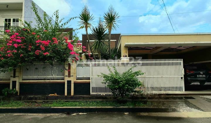 Rumah Dalam Komplek Tenang Semi Furnished Di Cakung Jakarta Timur