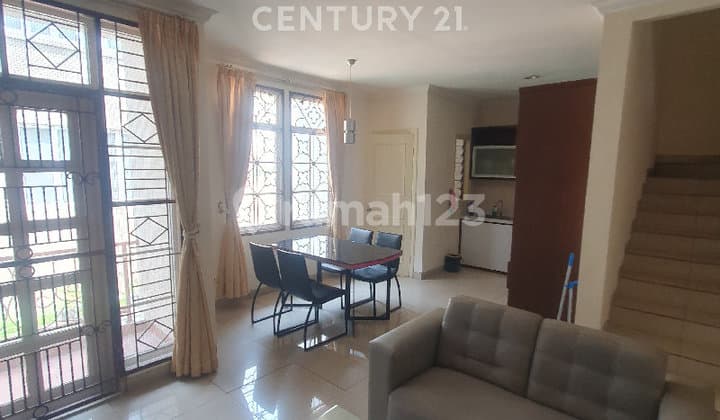 Disewakan Rumah 2,5 Lantai Ff di Kenari Golf Pik