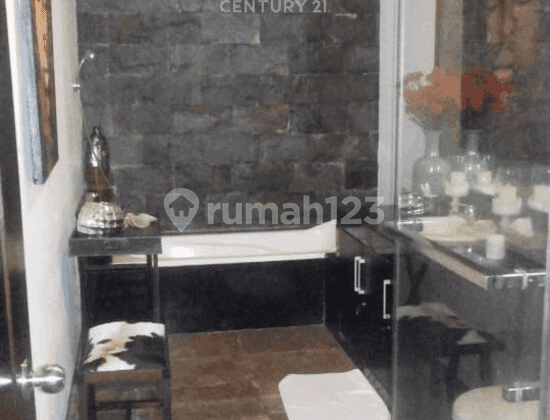 Buy a 3-Story House in Menteng, Central Jakarta for Sale