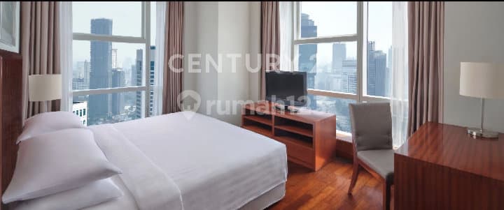 2 BR Full Service Apartemen di Sudirman Selangkah ke MRT