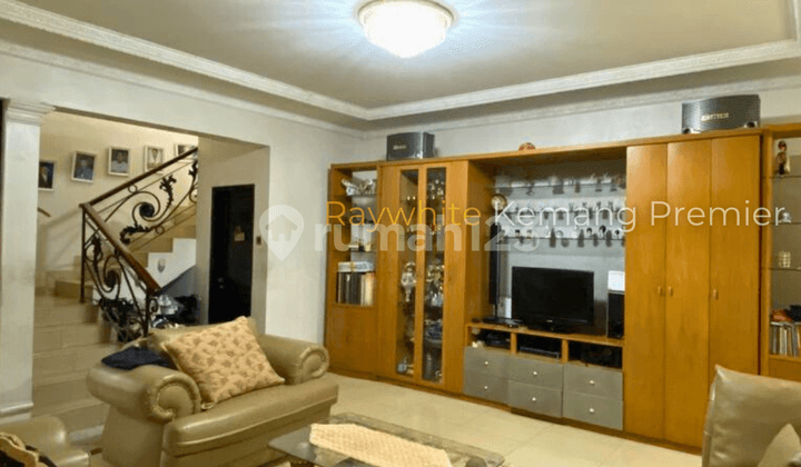 DIJUAL : Rumah Mewah Klasik-Mediterania di Cilandak selangkah dari Mall CITOS