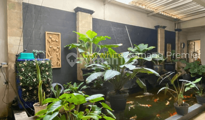 DIJUAL : Rumah Mewah Klasik-Mediterania di Cilandak selangkah dari Mall CITOS