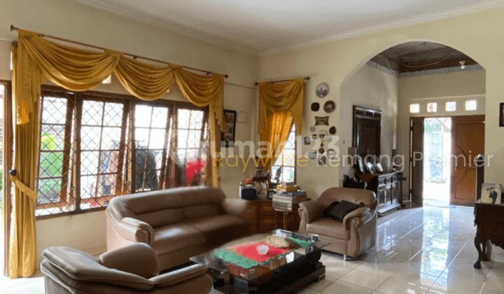 Dijual Tanah Bonus Bangunan di Mampang Prapatan Xiv, Carport 5 Mobil - Area Prime
