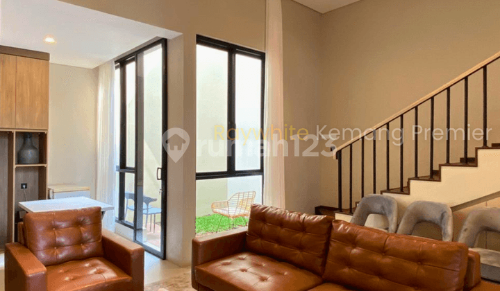 Modern Compact Luxury Home di Kemang - Cocok untuk Urban Lifestyle