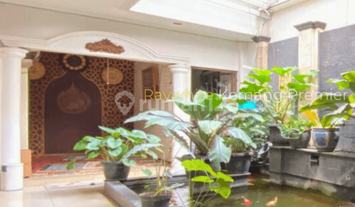 DIJUAL : Rumah Mewah Klasik-Mediterania di Cilandak selangkah dari Mall CITOS