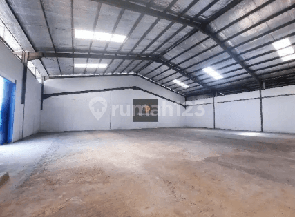 Strategic Warehouse in Kapuk Kamal 425m² close to Kapuk Toll Road